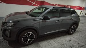 Peugeot 2008 Allure PureTech 1.2 MT — foto 3
