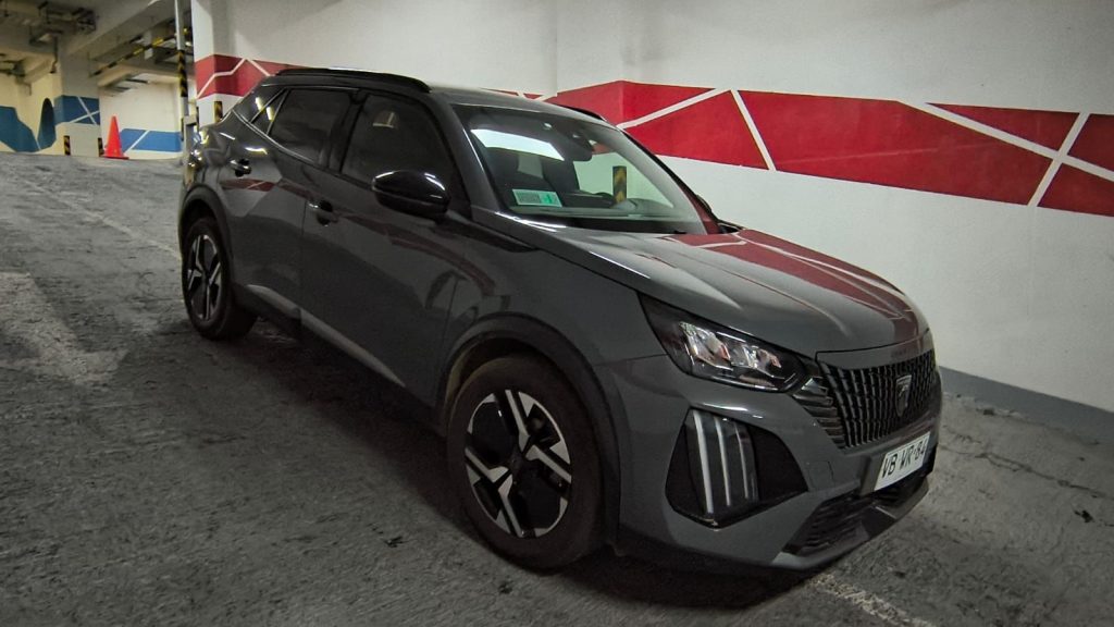Peugeot 2008 Allure PureTech 1.2 MT — foto 6